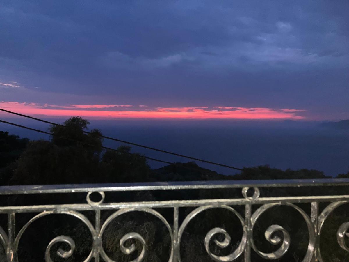 Dielino Amazing Sunset View Pentati ภายนอก รูปภาพ